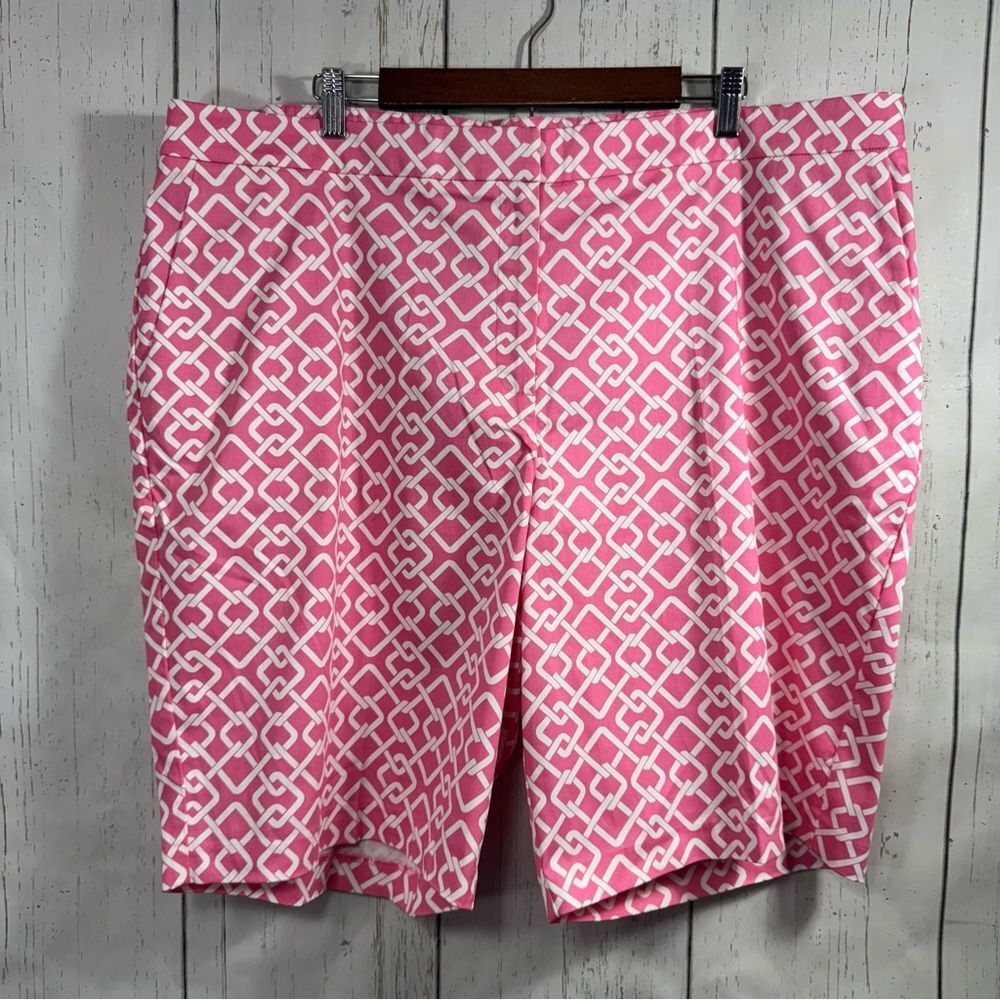Susan Graver Bermuda Shorts Pink White Geometric Preppy Summer Resort 24W